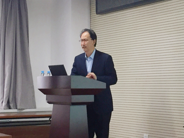 太阳成城集团tyc234cc院长黄玉东讲话